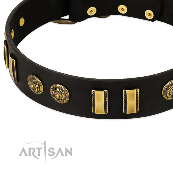 Rust-proof D-ring on leather dog collar for your four-legged friend